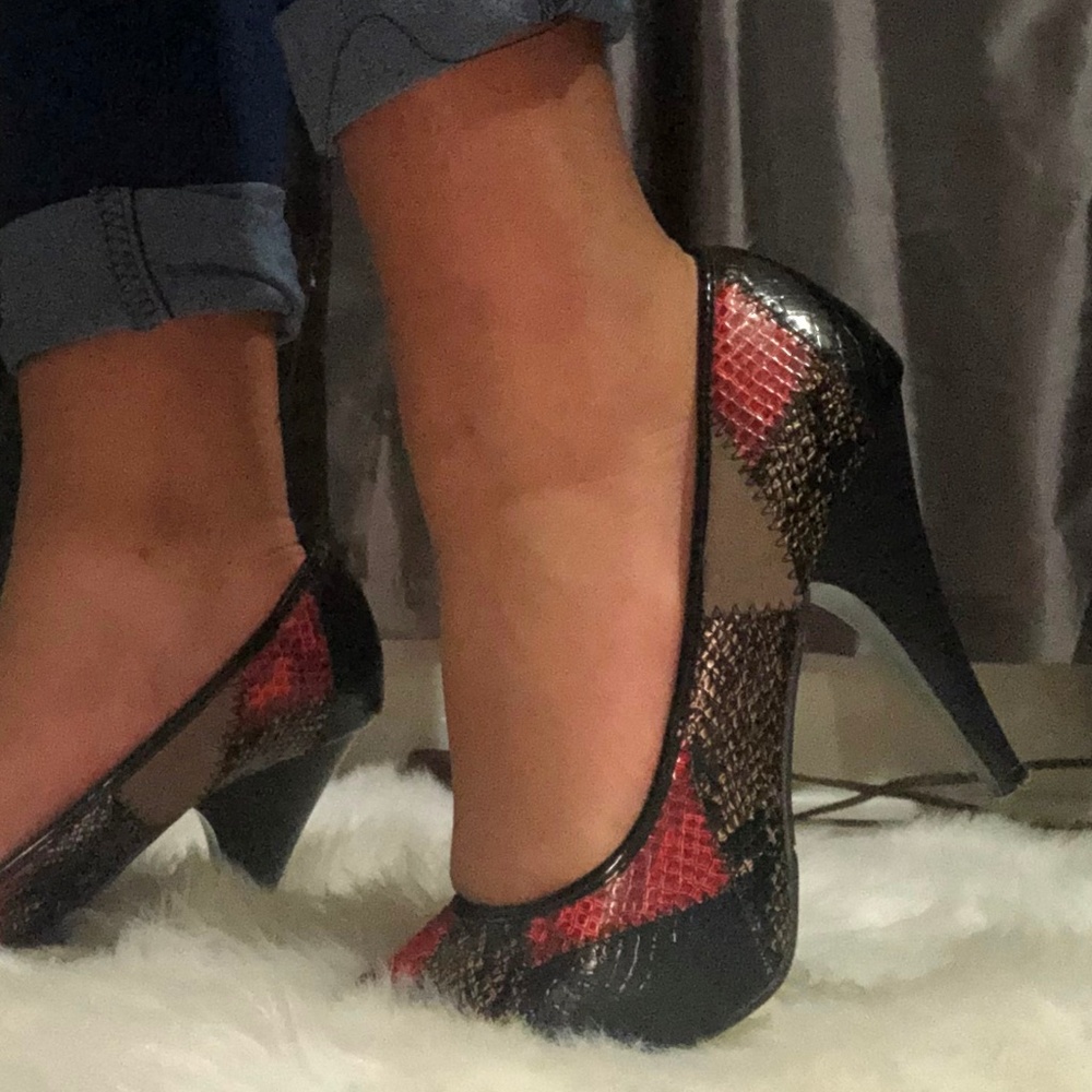 Dollhouse patchprint heel size9.5